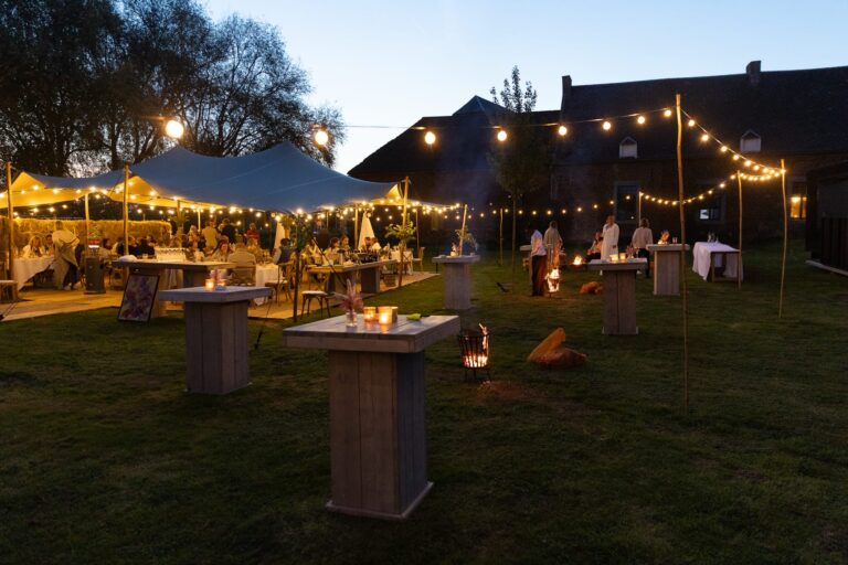 Stretchtent met sfeervolle verlichting